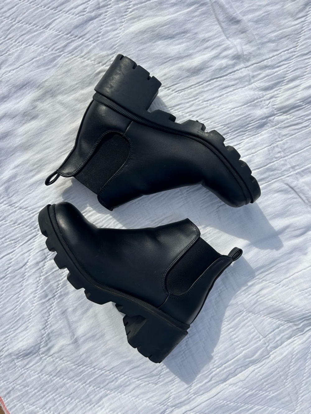 Steve Madden Black Lug Sole Chelsea Boots Size 8.5 | Platform Ankle Booties